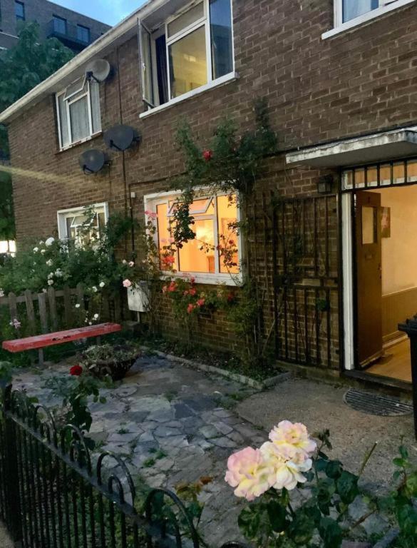 Hotel Whitechapel Lindley House R2 Londres Exterior foto